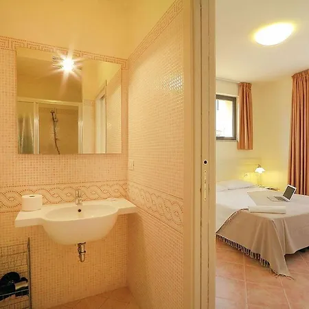 Relais White