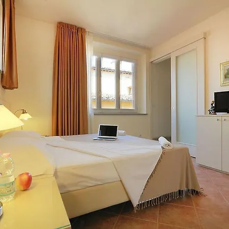 아파트 Relais White